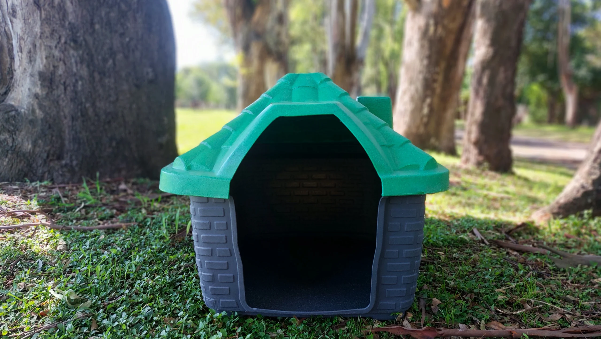 Cucha de perro estilo Kennel verde de Greenmolding