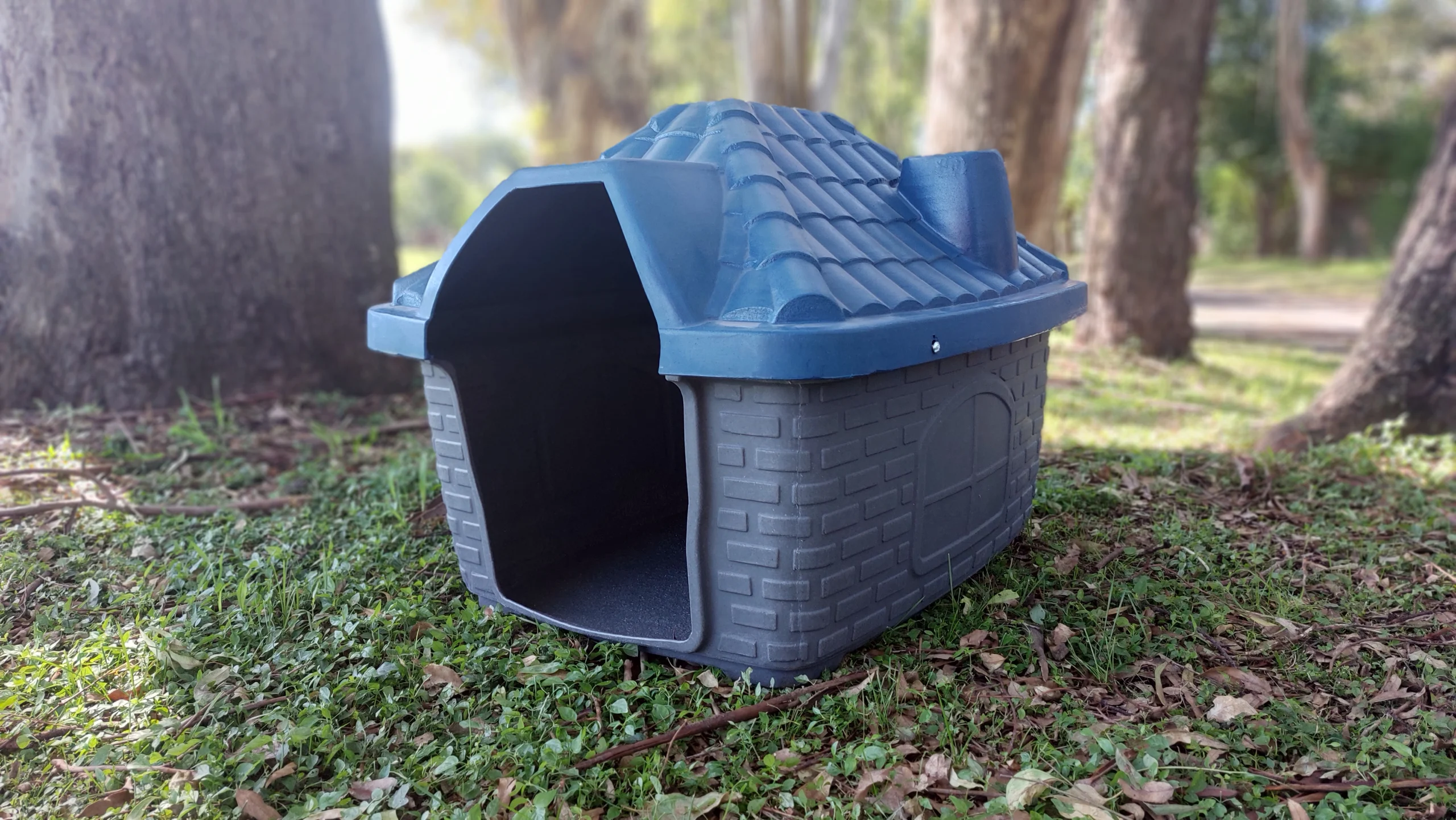 Cucha de perro estilo Kennel color azulde Greenmolding